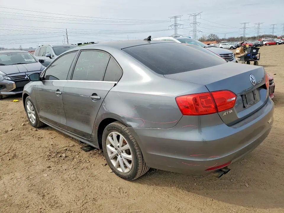 2013 VOLKSWAGEN JETTA SE  