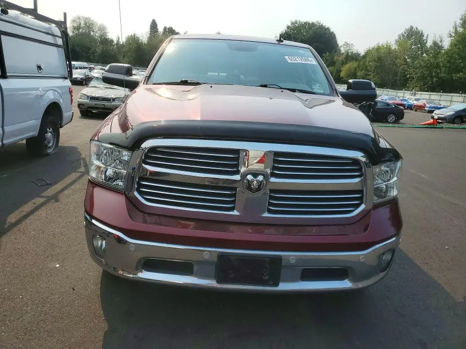 2017 RAM 1500 SLT  