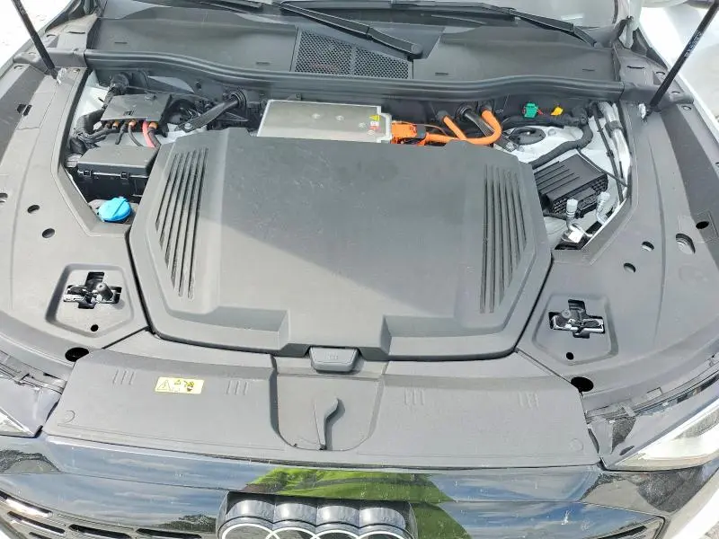 2024 AUDI Q8 E-TRON SPORTBACK PREMIUM PLUS  