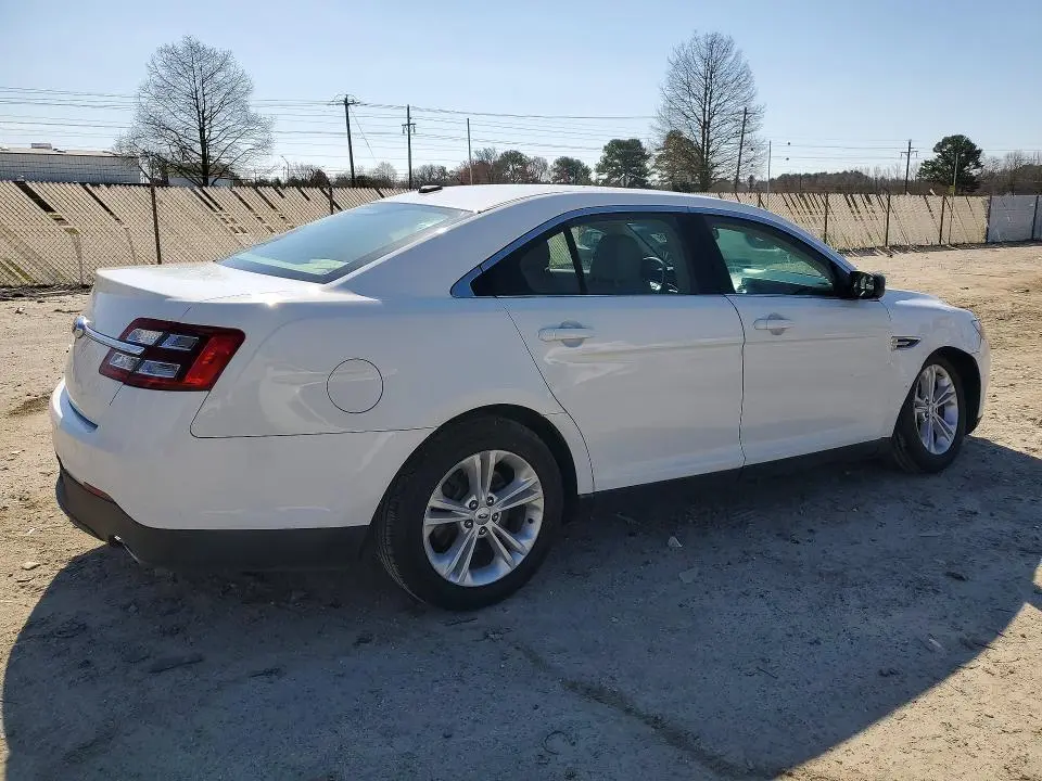 2015 FORD TAURUS SE  