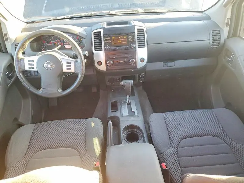 2013 NISSAN FRONTIER SV  