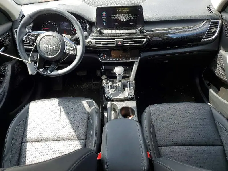 2023 KIA SELTOS EX  
