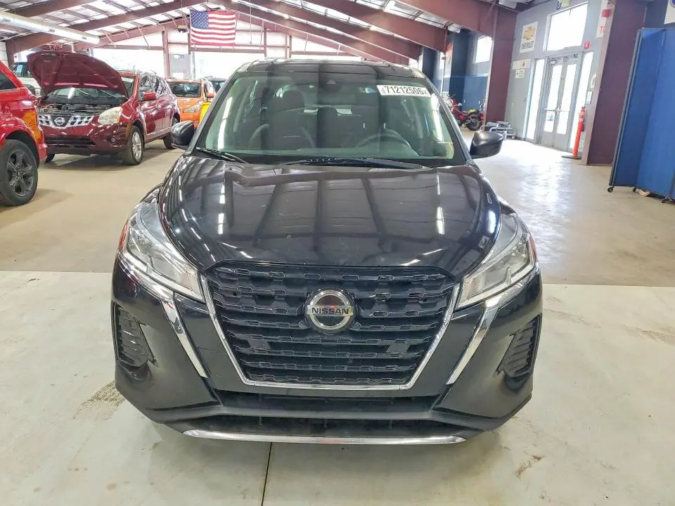 2021 NISSAN KICKS S  