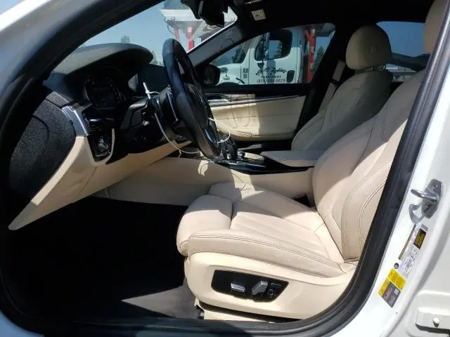 2019 BMW 530E