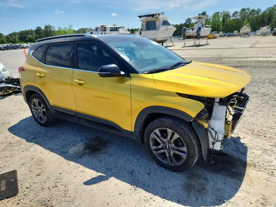 2022 KIA SELTOS S  