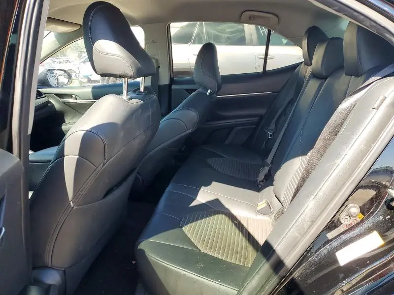 2019 TOYOTA CAMRY SE  