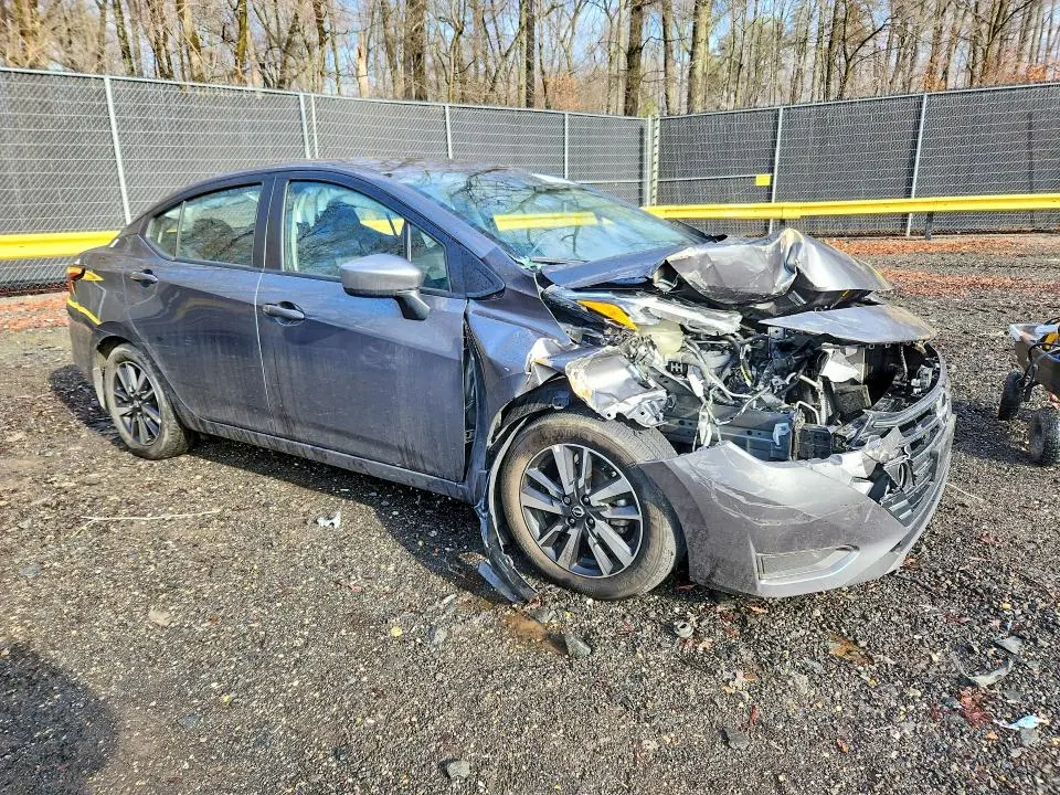 2025 NISSAN VERSA SV  