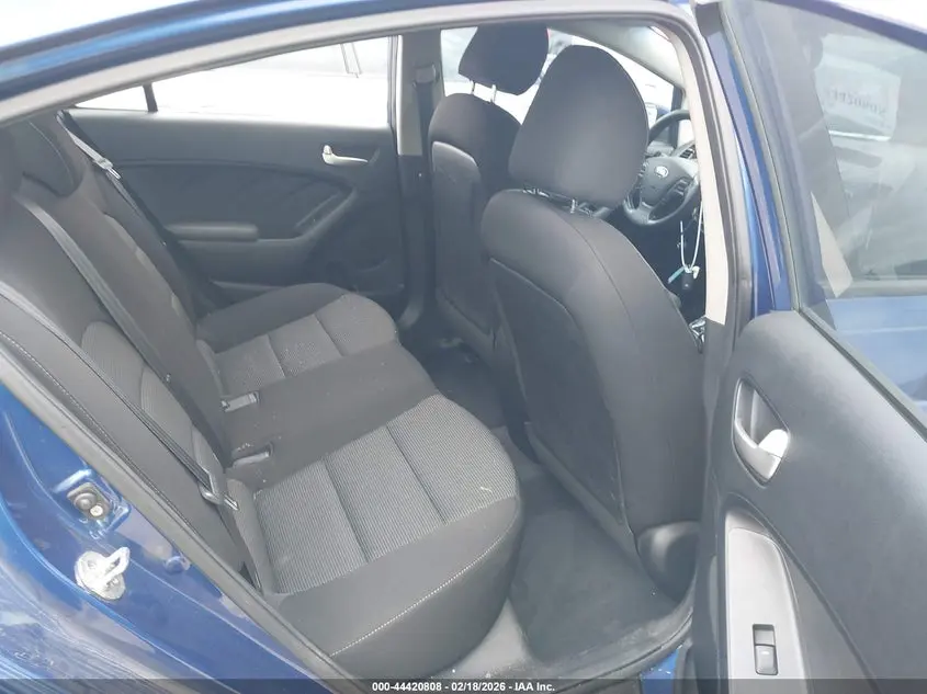 2017 KIA FORTE LX