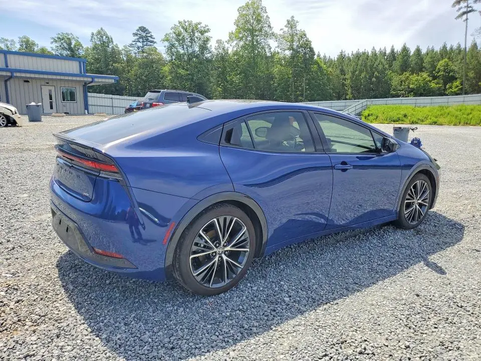 2023 TOYOTA PRIUS XLE  