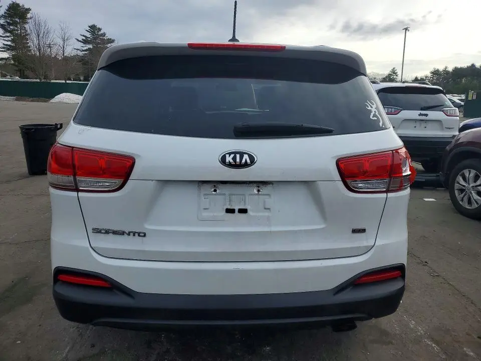 2017 KIA SORENTO LX  