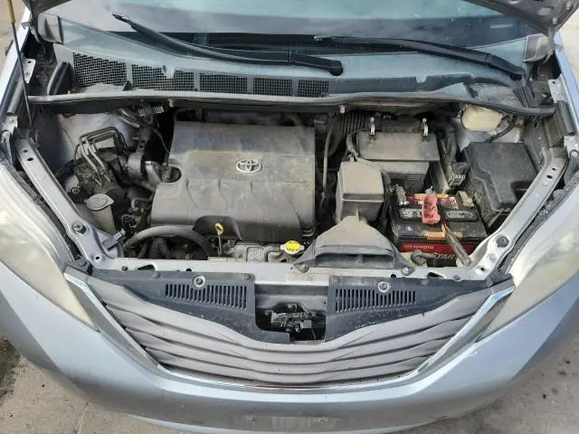 2011 TOYOTA SIENNA XLE  