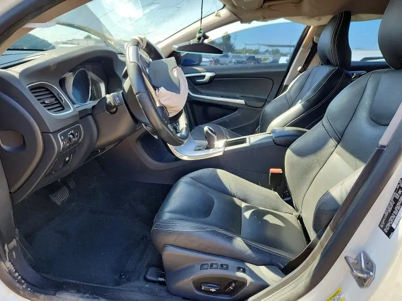2018 VOLVO S60 DYNAMIC  