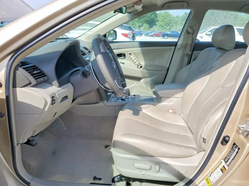 2010 TOYOTA CAMRY LE  