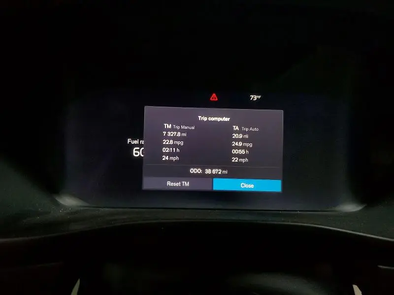 2023 VOLVO XC40 PLUS  