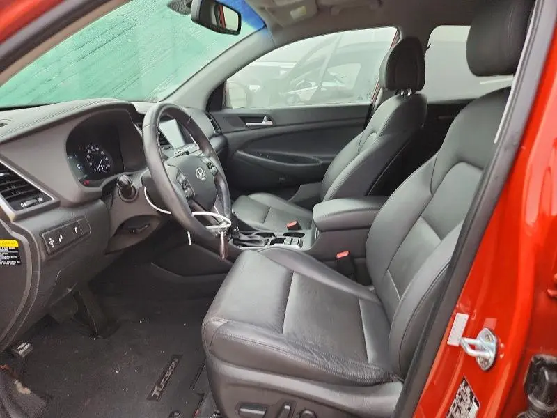 2017 HYUNDAI TUCSON SE PLUS  