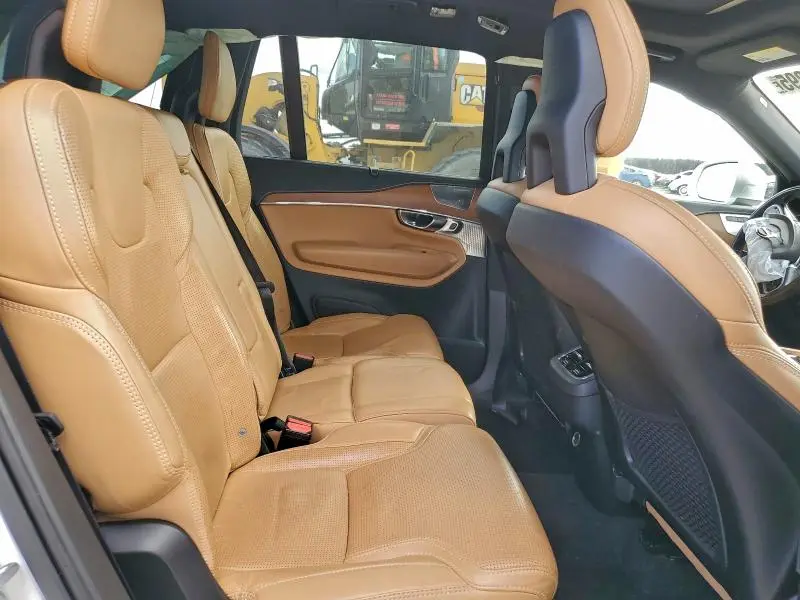 2018 VOLVO XC90 T6  