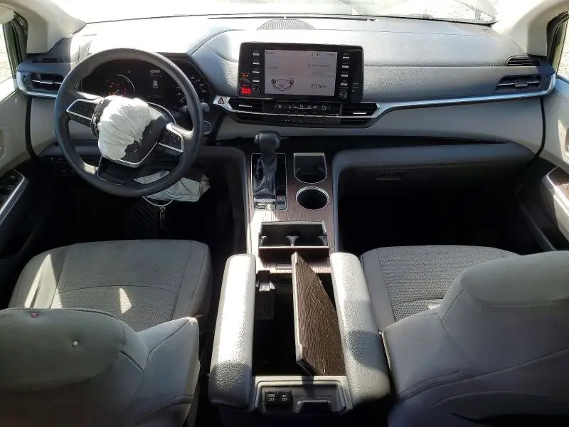 2021 TOYOTA SIENNA LE 8-PASSENGER  