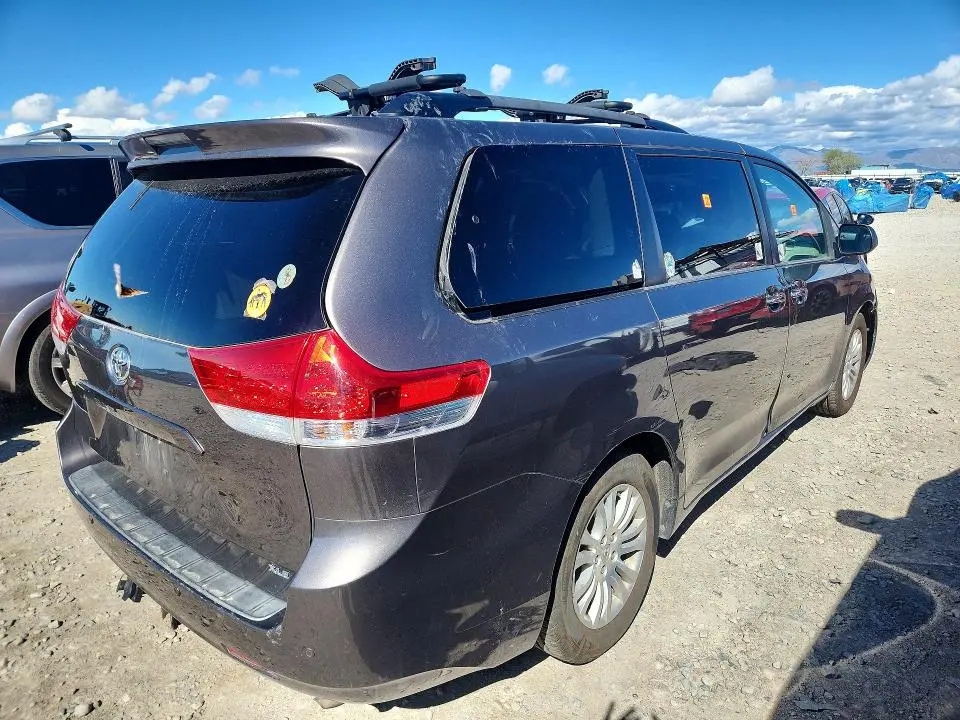 2013 TOYOTA SIENNA XLE 8-PASSENGER  