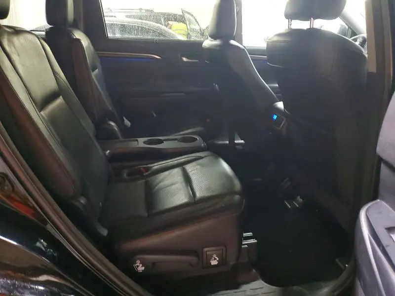 2016 TOYOTA HIGHLANDER LIMITED  