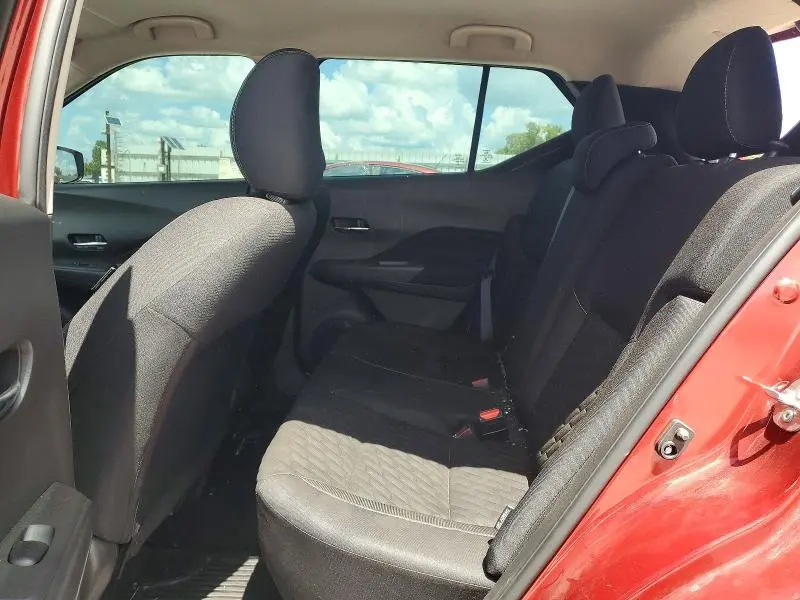 2021 NISSAN KICKS   