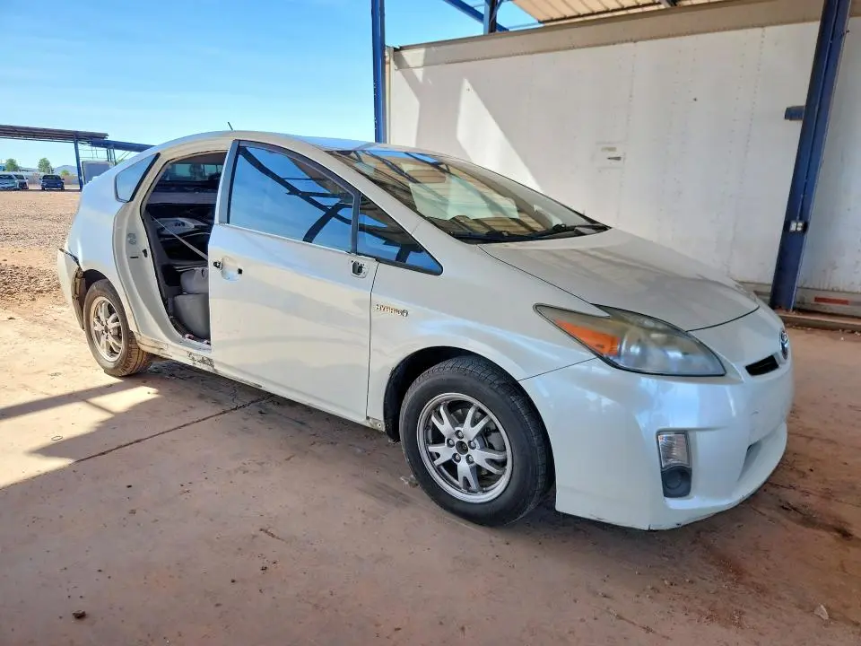2010 TOYOTA PRIUS III  