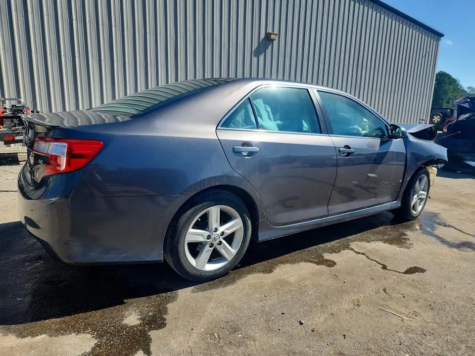 2013 TOYOTA CAMRY SE  