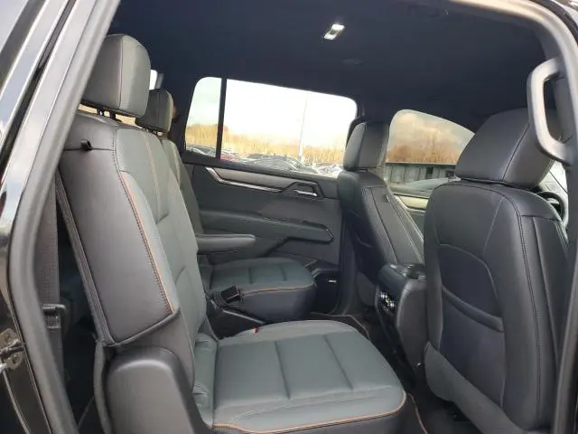 2024 GMC ACADIA AT4  