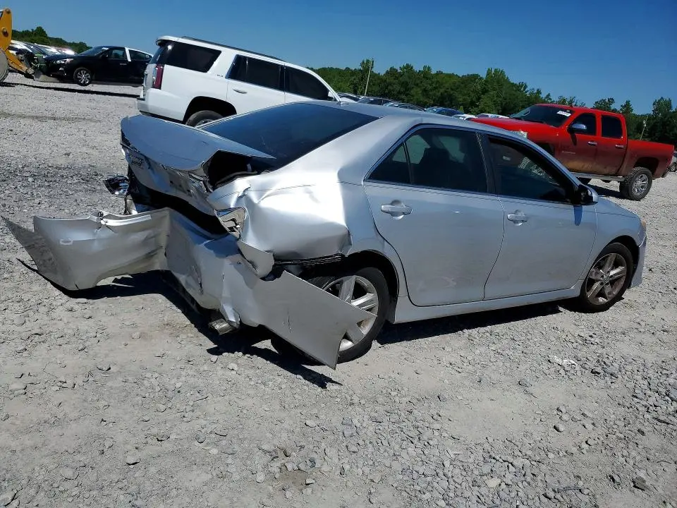 2014 TOYOTA CAMRY SE  