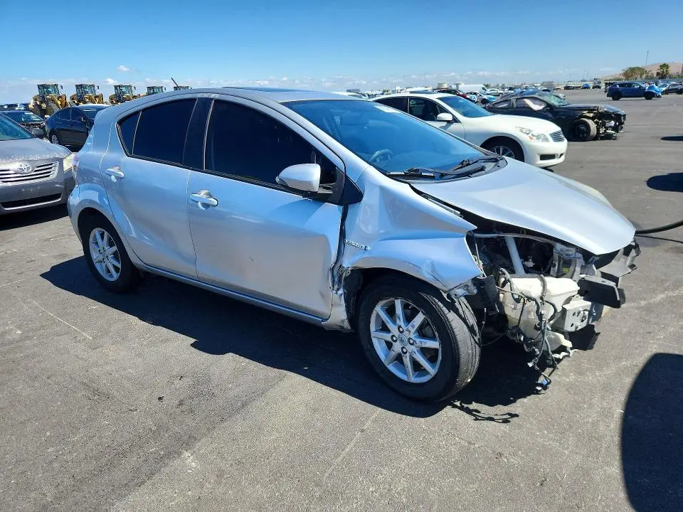 2014 TOYOTA PRIUS C THREE  