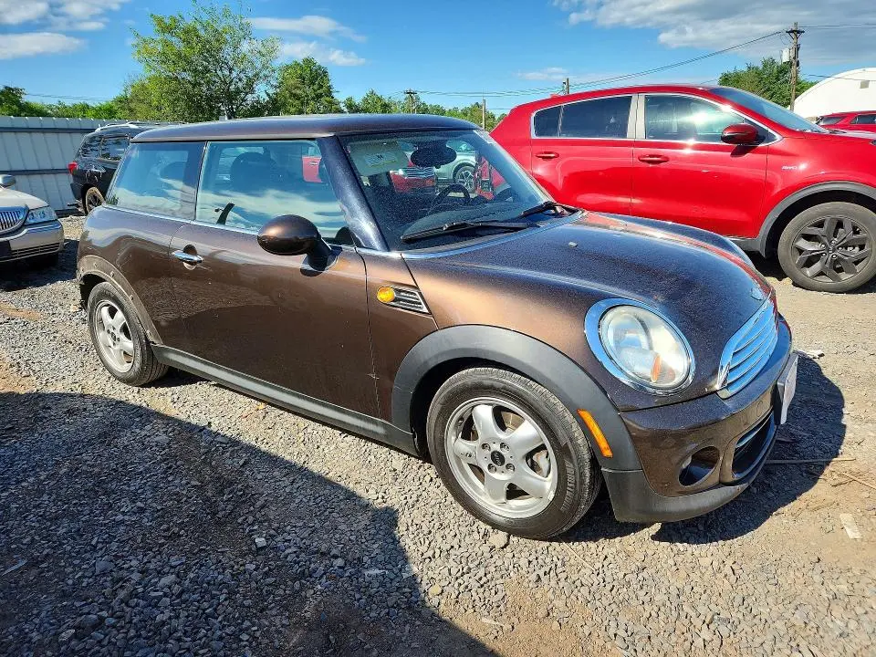 2011 MINI COOPER   