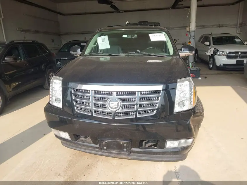 2013 CADILLAC ESCALADE LUXURY