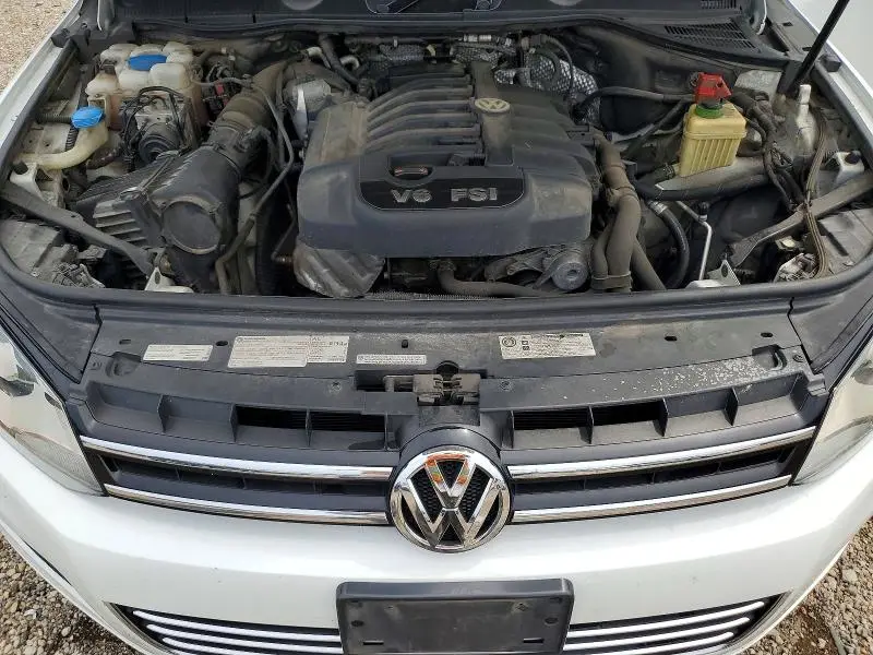 2013 VOLKSWAGEN TOUAREG V6  