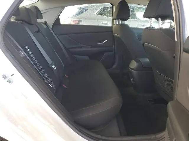 2025 HYUNDAI ELANTRA SEL  