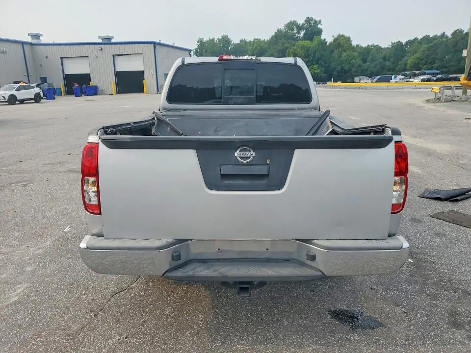 2015 NISSAN FRONTIER SV  