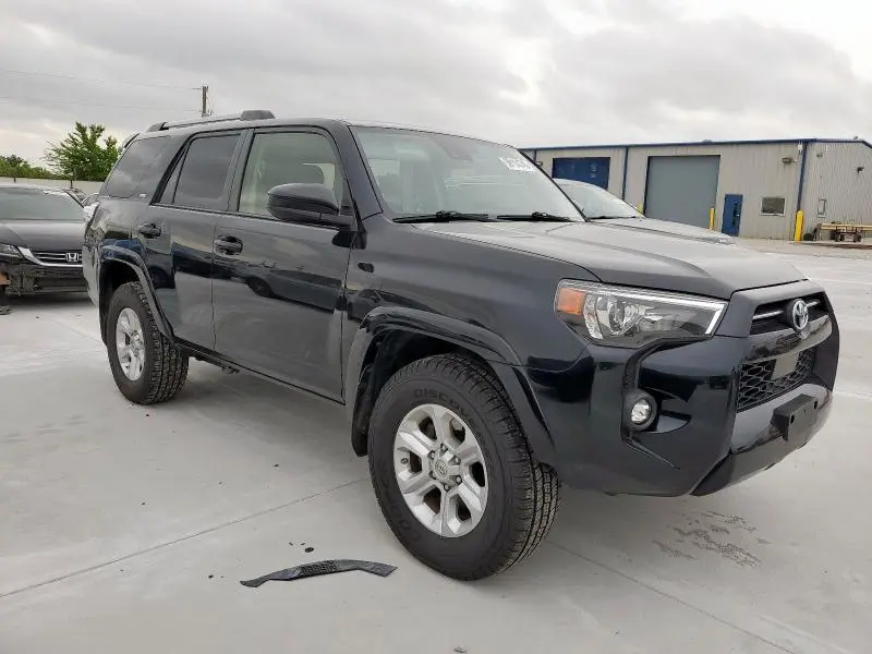2021 TOYOTA 4RUNNER SR5  