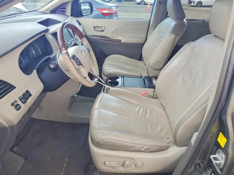 2011 TOYOTA SIENNA LIMITED 7-PASSENGER  