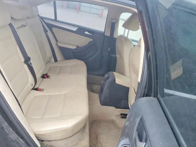 2013 VOLKSWAGEN JETTA SE  