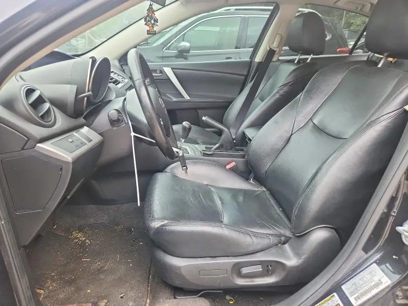 2011 MAZDA 3 S  