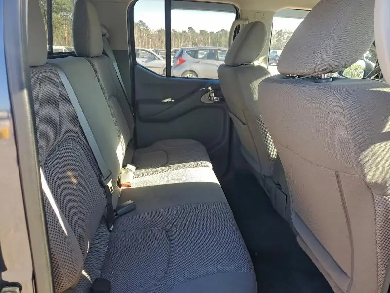 2020 NISSAN FRONTIER S  