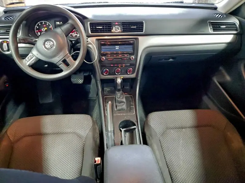 2013 VOLKSWAGEN PASSAT S  