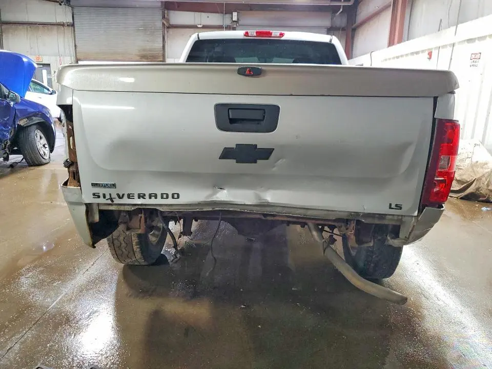 2011 CHEVROLET SILVERADO C1500 LS  