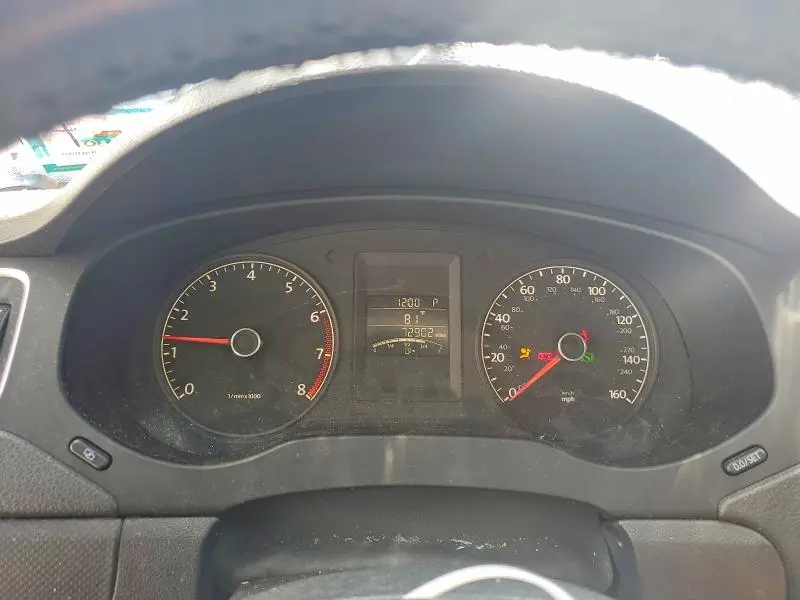 2011 VOLKSWAGEN JETTA SE  