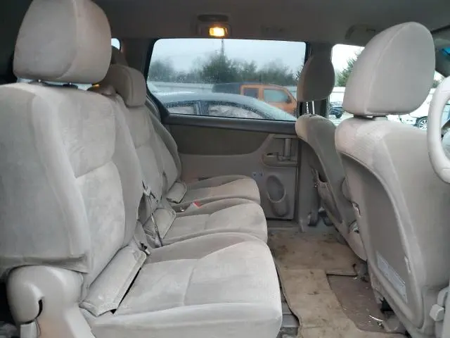 2010 TOYOTA SIENNA CE