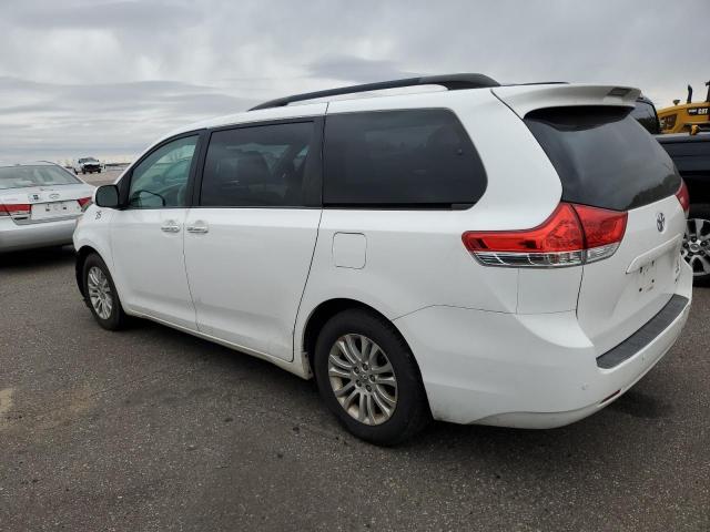 2013 TOYOTA SIENNA XLE