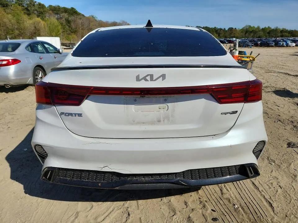 2022 KIA FORTE GT-LINE  
