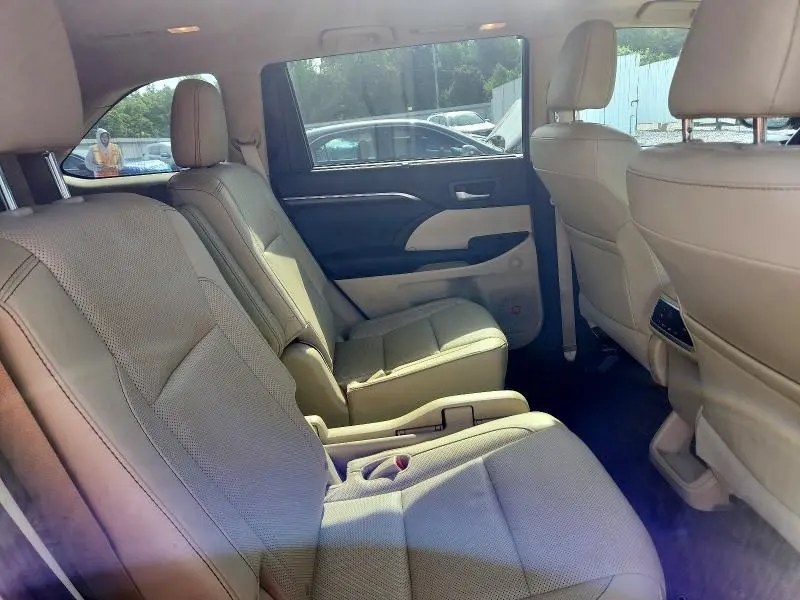2016 TOYOTA HIGHLANDER LIMITED  
