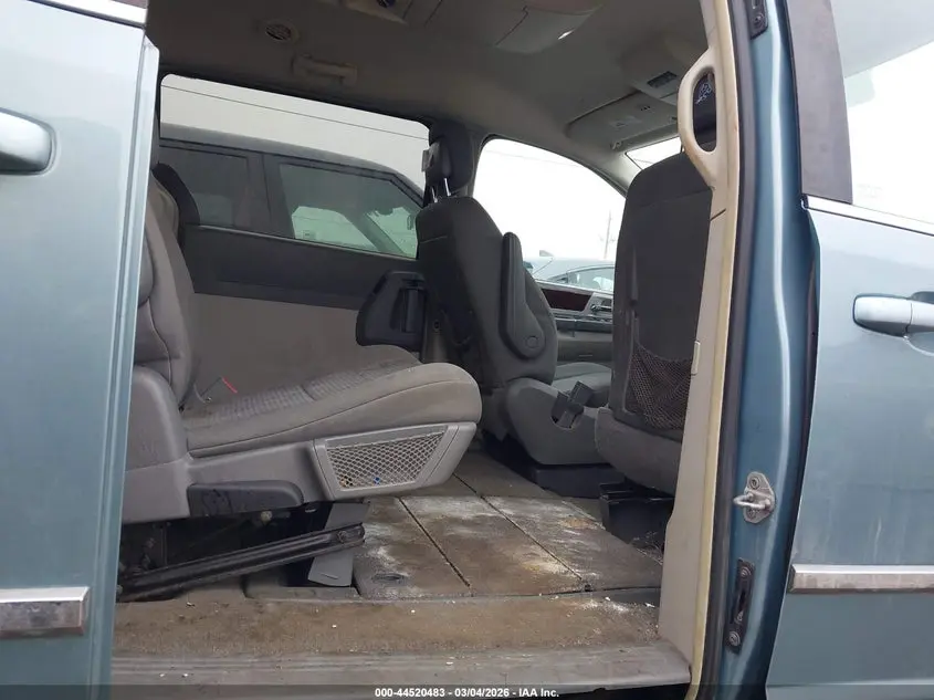 2010 CHRYSLER TOWN & COUNTRY TOURING