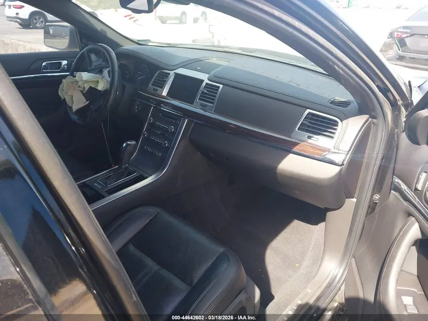 2010 LINCOLN MKS  
