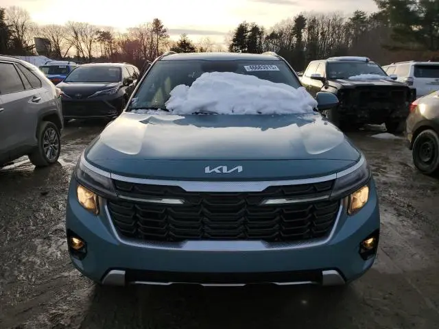2024 KIA SELTOS EX  