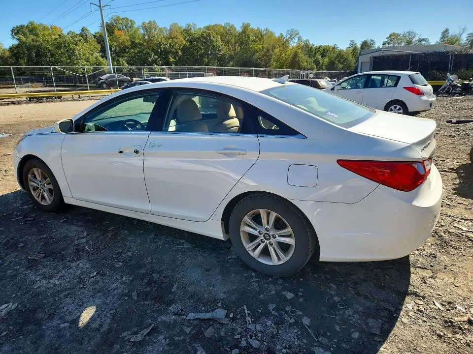2011 HYUNDAI SONATA GLS  